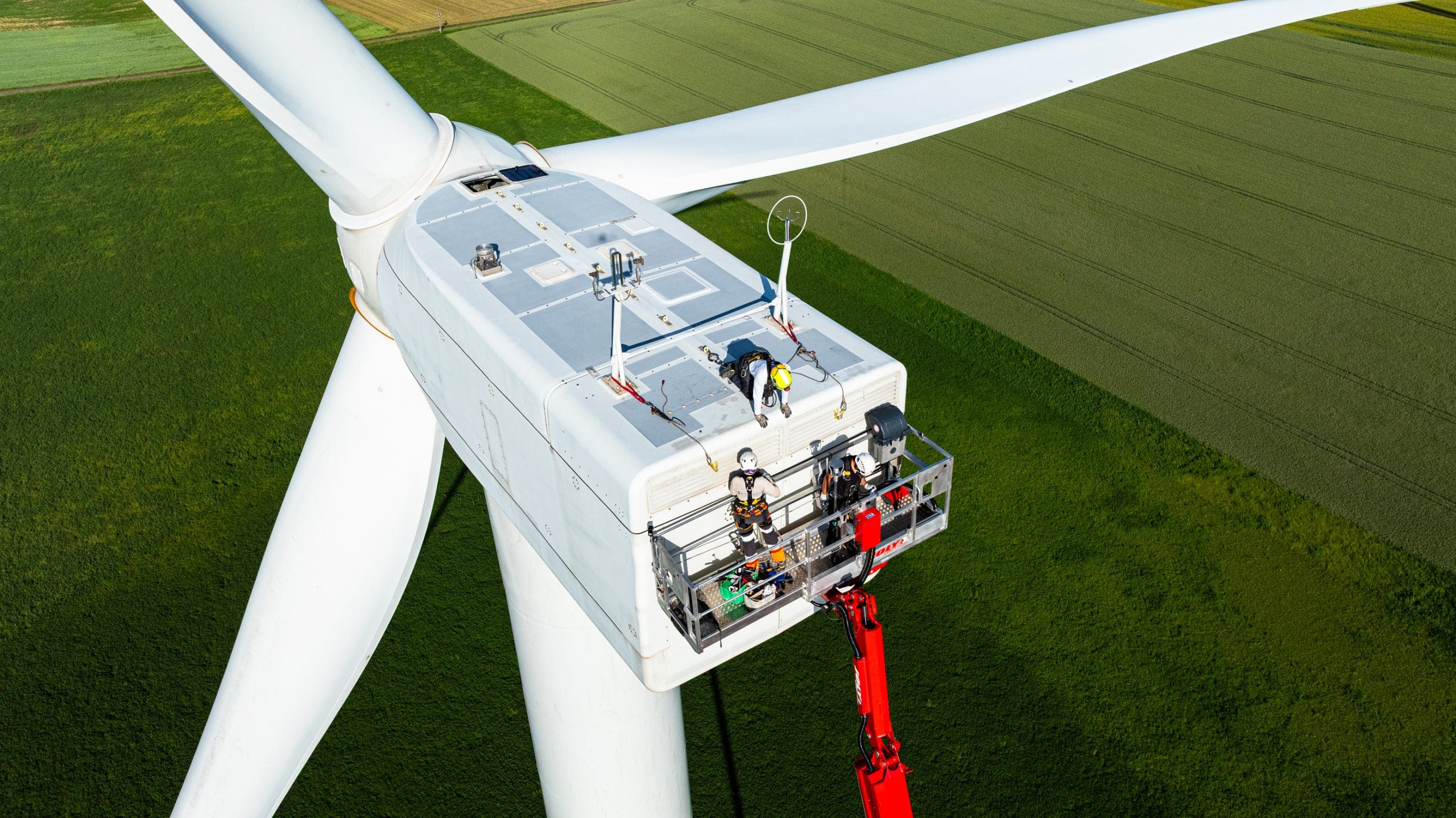 nacelle 100m RUTHMANN T1000HF location avec opérateur unique en france